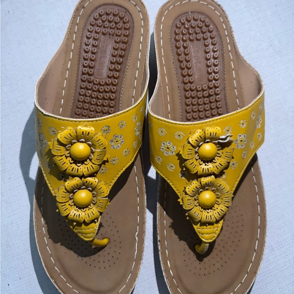 Portuguese Yellow Flower Sandals Handmade - Picture 4 of 4